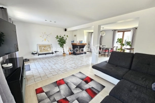 Maison à vendre 7 pièces de 149 m² à Chanteloup-les-Vignes