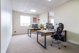 Local commercial à louer 3 pièces de 67 m² à Cergy