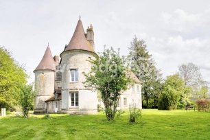 Maison à vendre 14 pièces de 315 m² à Lisieux