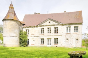 Maison à vendre 14 pièces de 315 m² à Lisieux