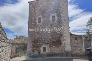 Maison à vendre 10 pièces de 260 m² à Saint-Christol