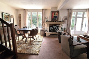 Maison à vendre 5 pièces de 107 m² à Voisins-le-Bretonneux