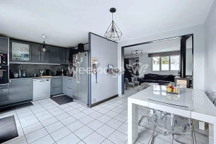 Maison à vendre 4 pièces de 76,24 m² à Éragny