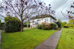 Maison à vendre 5 pièces de 114 m² à Saint-Hilaire-sur-Helpe