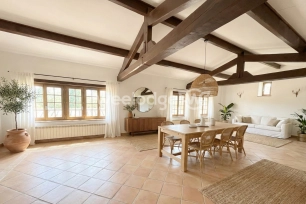 Maison à vendre 7 pièces de 228,74 m² à Saint-Paul-en-Forêt
