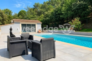 Maison à vendre 6 pièces de 150 m² à Saint-Laurent-des-Arbres