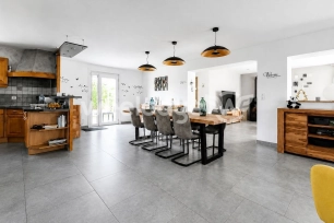 Maison à vendre 8 pièces de 160 m² à Neuf-Mesnil