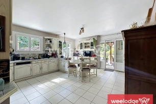Maison à vendre 7 pièces de 166 m² à Jouy-le-Moutier