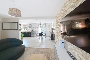 Maison à vendre 5 pièces de 100 m² à Jouy-le-Moutier