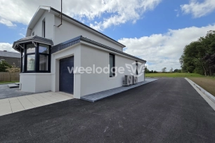 Maison à vendre 5 pièces de 135 m² à Neuf-Mesnil