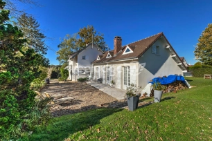 Maison vendu 8 pièces de 168 m² à Samoreau
