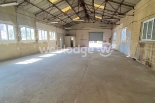 Local commercial vendu 4 pièces de 300 m² à Morières-lès-Avignon