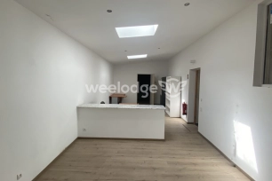 Local commercial vendu 4 pièces de 300 m² à Morières-lès-Avignon