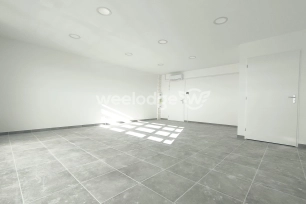 Local commercial loué 1 pièces de 35 m² à Mazan