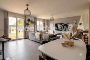 Maison à vendre 6 pièces de 114 m² à Mantes-la-Ville