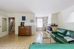 Maison à vendre 6 pièces de 123,77 m² à Jouy-le-Moutier