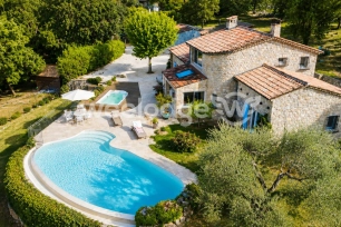 Maison à vendre 9 pièces de 195 m² à Fayence