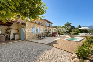 Maison à vendre 9 pièces de 195 m² à Fayence