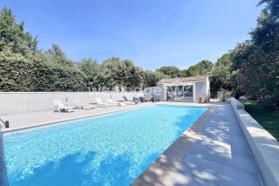 Maison à vendre 6 pièces de 150 m² à Saint-Laurent-des-Arbres