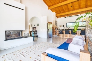 Maison à vendre 6 pièces de 270,56 m² à Urrugne