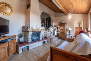 Maison à vendre 7 pièces de 150 m² à Jouy-le-Moutier