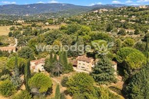 Maison à vendre 10 pièces de 213,75 m² à Fayence