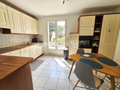 Maison à vendre 6 pièces de 141 m² à Neuville-sur-Oise