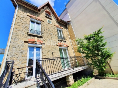 Maison à vendre 5 pièces de 109 m² à Saint-Ouen-l'Aumône