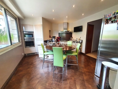 Maison à vendre 9 pièces de 207 m² à Conflans-Sainte-Honorine