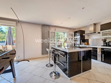 Maison à vendre 6 pièces de 166 m² à Éragny
