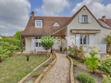 Maison à vendre 7 pièces de 112 m² à Chanteloup-les-Vignes