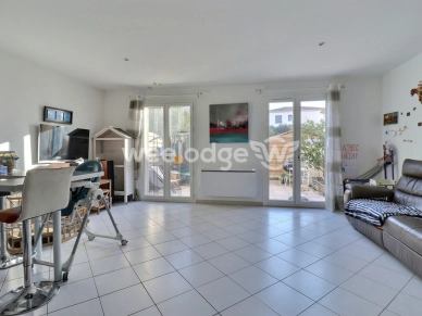 Maison à vendre 4 pièces de 77 m² à La Fare-les-Oliviers