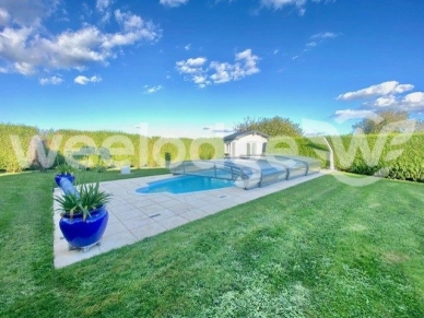 Maison à vendre 8 pièces de 152 m² à Lyons-la-Forêt