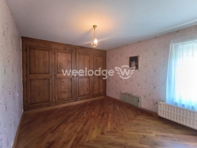 Maison à vendre 9 pièces de 140 m² à Saint-Remy-Chaussée