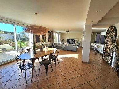 Maison à vendre 6 pièces de 161 m² à Lançon-Provence