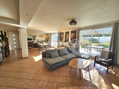 Maison à vendre 6 pièces de 161 m² à Lançon-Provence