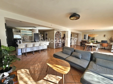 Maison à vendre 6 pièces de 161 m² à Lançon-Provence