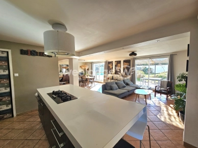 Maison à vendre 6 pièces de 161 m² à Lançon-Provence