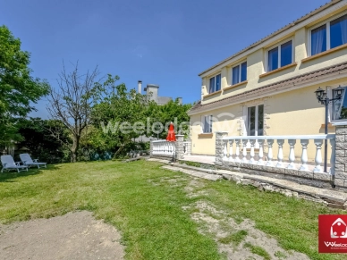 Maison à vendre 9 pièces de 169 m² à Montigny-lès-Cormeilles