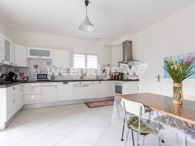 Maison à vendre 8 pièces de 216,23 m²