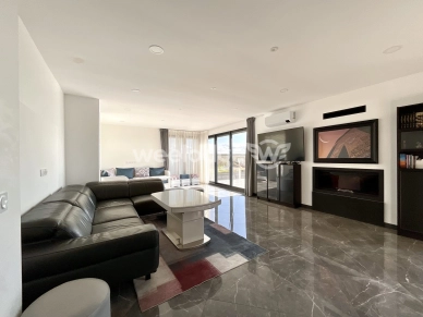 Maison à vendre 9 pièces de 260 m² à Saint-Germain-Laval