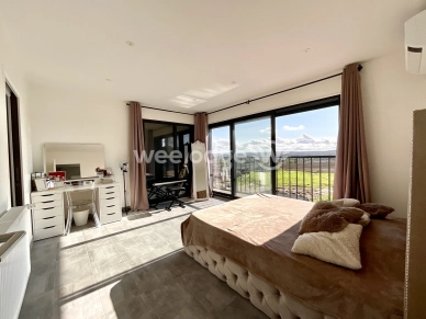 Maison à vendre 9 pièces de 260 m² à Saint-Germain-Laval