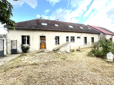 Maison à vendre 7 pièces de 239 m² à Villiers-Louis