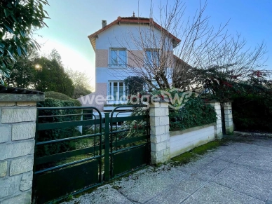 Maison à vendre 8 pièces de 139 m² à Conflans-Sainte-Honorine