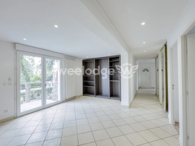 Appartement loué 9 pièces de 199,4 m² à Houilles