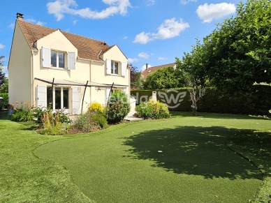 Maison à vendre 6 pièces de 141 m² à Neuville-sur-Oise