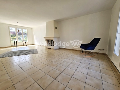 Maison à vendre 6 pièces de 141 m² à Neuville-sur-Oise