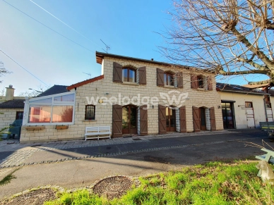 Maison à vendre 5 pièces de 133 m² à Maisons-Laffitte
