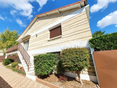 Maison à vendre 9 pièces de 207 m² à Conflans-Sainte-Honorine