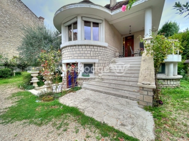 Maison à vendre 6 pièces de 141 m² à Champagne-sur-Seine